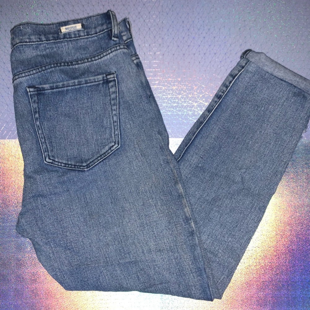 BRANDY MELVILLE distressed mom jeans